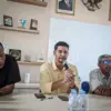 Ketua Umum KONI Kabupaten Bandung Barat (KBB), Tobias Ginanjar Sayidina saat menghadiri rapat perdana di Sekre