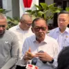 Anggota Komisi V DPR RI, Hamka B Kady, saat kunjungan kerja meninjau Stasiun Bogor, Jumat (12/6/2026)