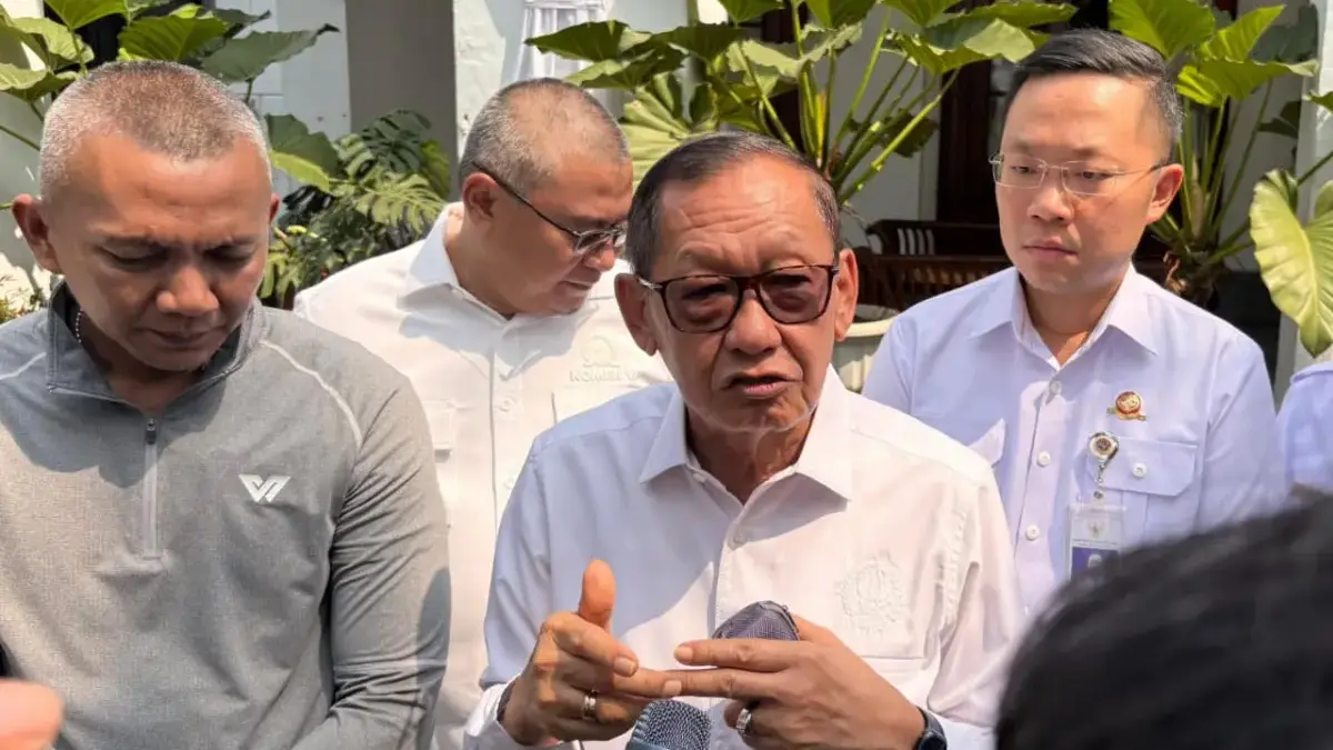 DPR RI Desak Percepatan Penanganan Perlintasan Sebidang, Anggaran Rp4 Triliun Dinilai Belum Cukup Anggota Komisi V DPR RI, Hamka B Kady, saat kunjungan kerja meninjau Stasiun Bogor, Jumat (12/6/2026)