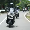 Tips Aman Menyalip Kendaraan di Jalan Raya
