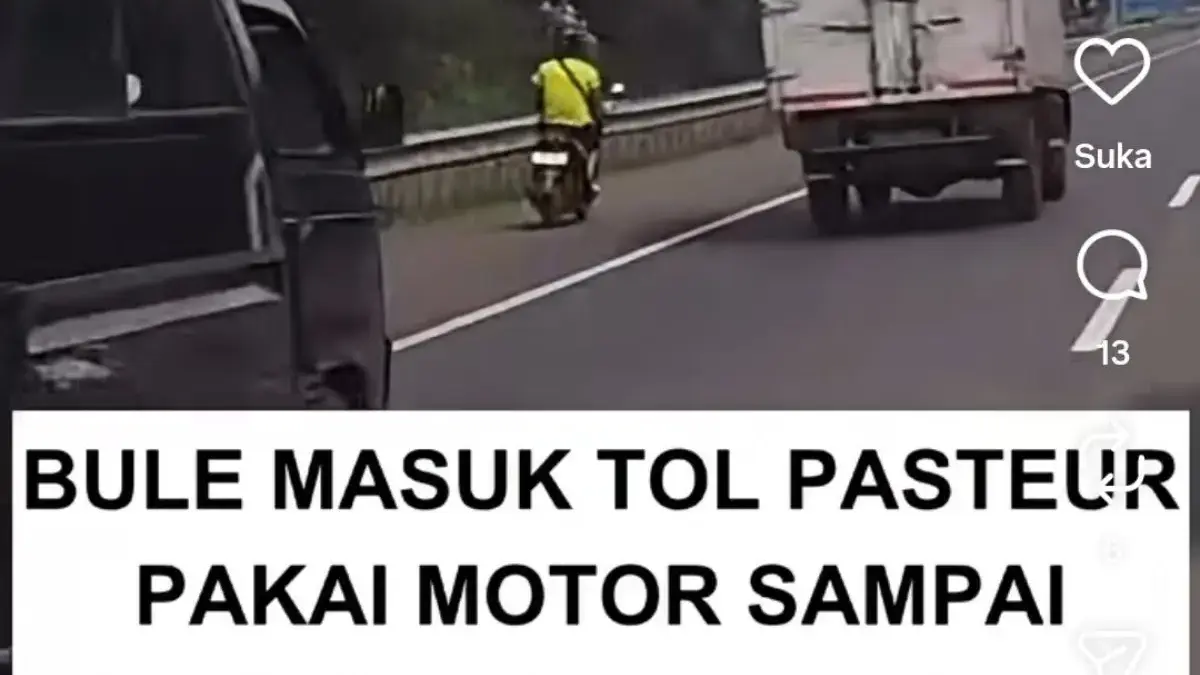Ist. Tangkap layar unggahan media sosial yang viral menunjukkan adanya pengendara motor memasuki ruas Tol Past