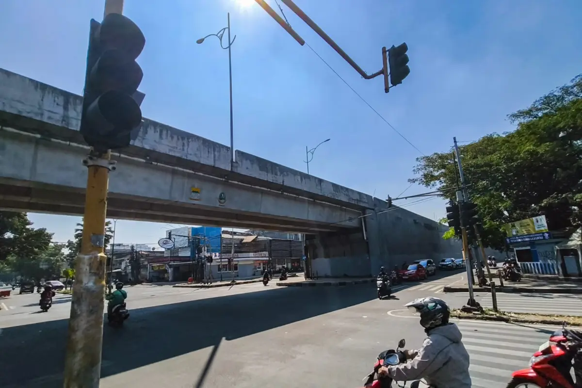 Satpol PP Tertibkan PKL di Depan Masjid Besar Singaparna, Trotoar Disterilkan untuk Proyek Perbaikan – jabarekspres.com
