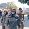 Satpol PP Kabupaten Tasik tertibkan PKL area Trotoar Deoan Masjid Besar Singaparna