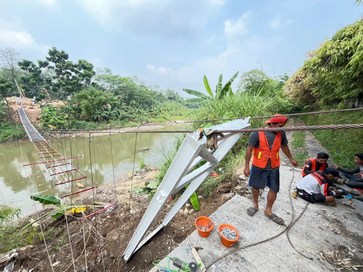Pembangunan Sudah 90 Persen, Jembatan Darurat WIKA di Klapanunggal Bogor Ambruk – jabarekspres.com