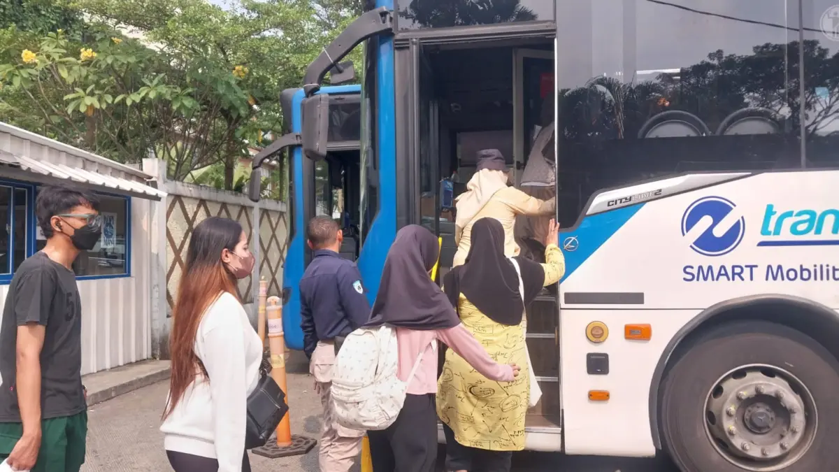 Tarif TransJakarta Rp1 Disambut Pekerja Asal Bogor, Pengeluaran Transportasi Harian Lebih Hemat – jabarekspres.com Tarif TransJakarta Rp1 Disambut Pekerja Asal Bogor, Pengeluaran Transportasi Harian Lebih Hemat – jabarekspres.com