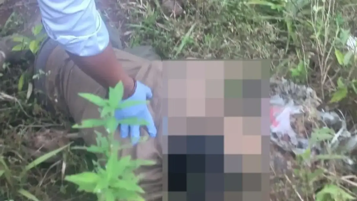 Mahasiswa Ditemukan Tewas di Semak-semak Ciseeng, Polisi Masih Selidiki Penyebab Kematian Seorang mahasiswa berinisial DCSA (20) ditemukan tewas di area semak-semak kebun kawasan Perumahan Green Hill
