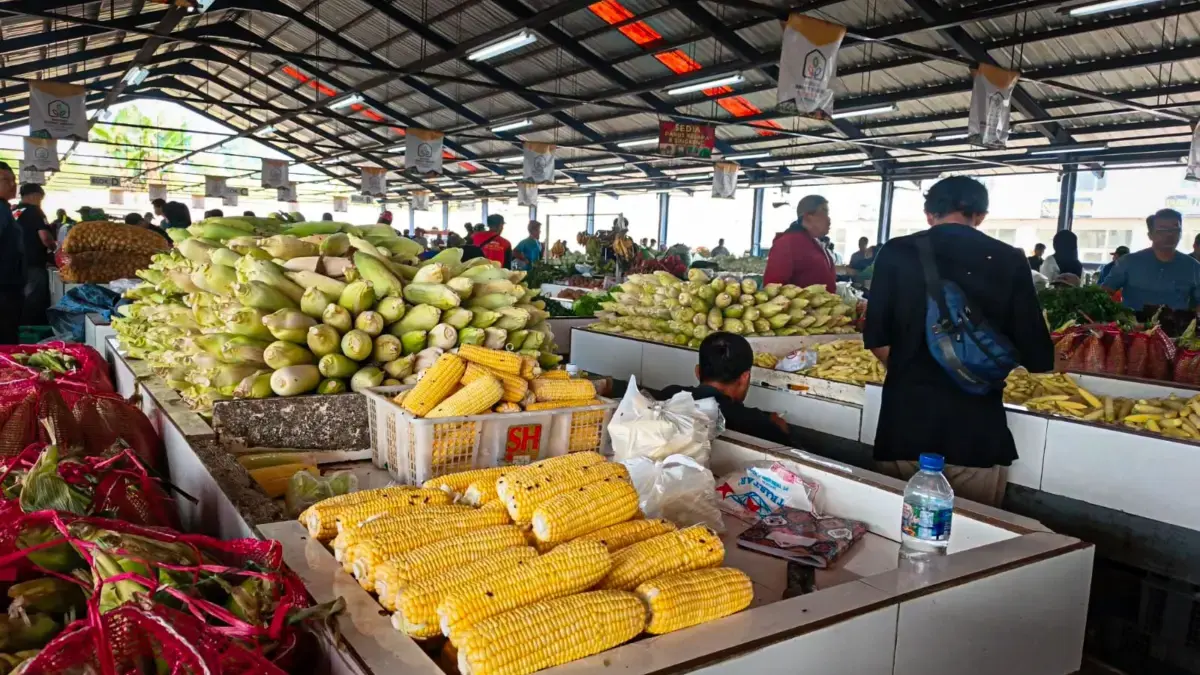 Suasana sepi di pasar sayur Lembang, Bandung Barat. Selasa (23/6). Dok Jabar Ekspres/Suwitno