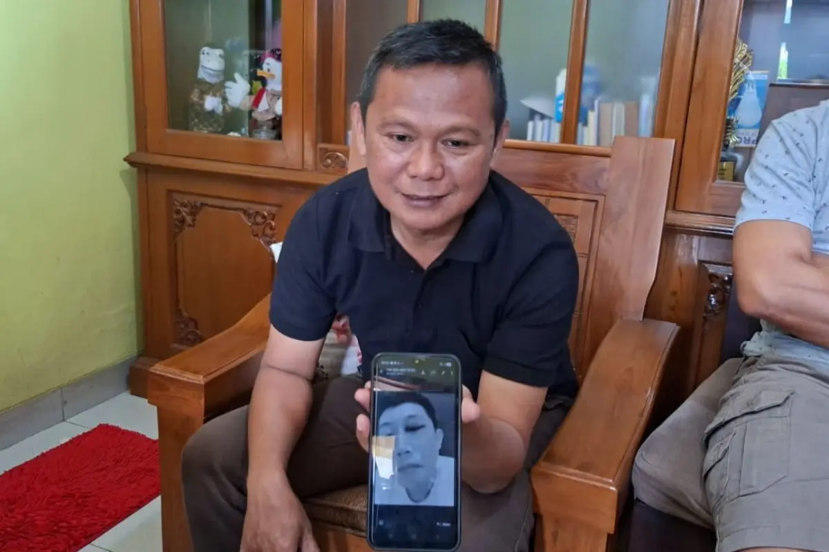 Kerabat Ungkap Detik-detik Taufik Hidayat Menyerahkan Diri, Sebut Tak Pernah Melihat Gelagat Mencurigakan – jabarekspres.com