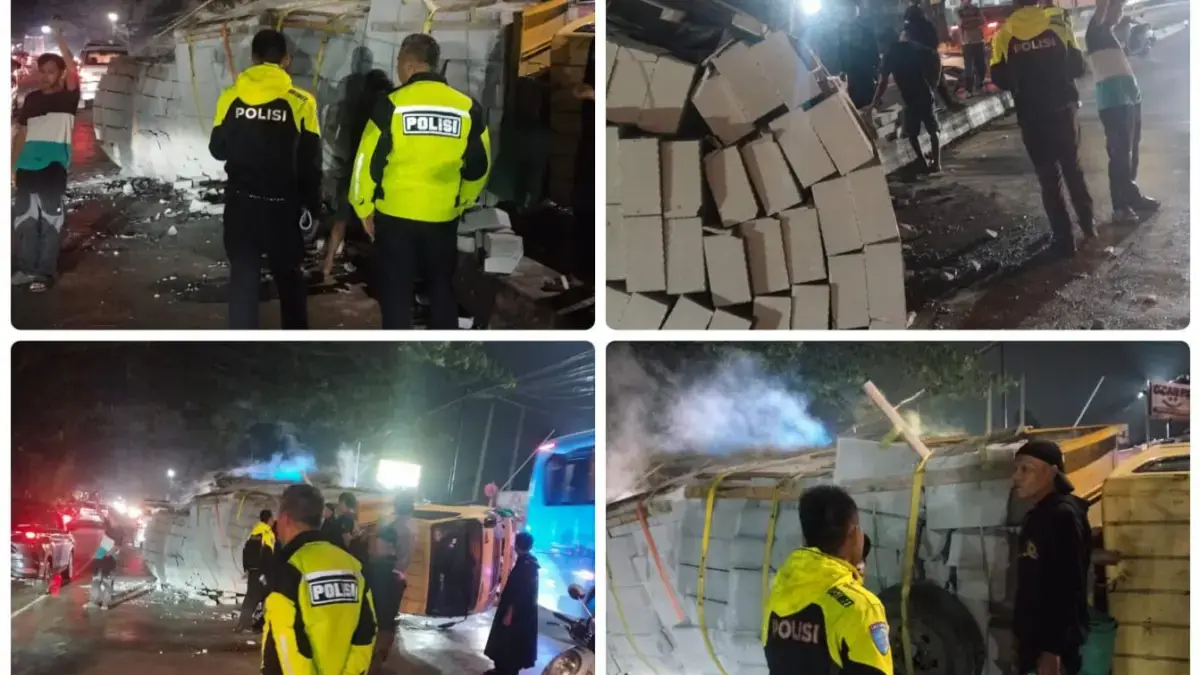 Truk Muatan Hebel Terguling Akibat Pecah Ban di Kemang Bogor, Kerugian Rp5 Juta Sebuah truk bermuatan hebel terguling usai mengalami pecah ban di Jalan Raya Parung-Bogor, Desa Jampang, Keman