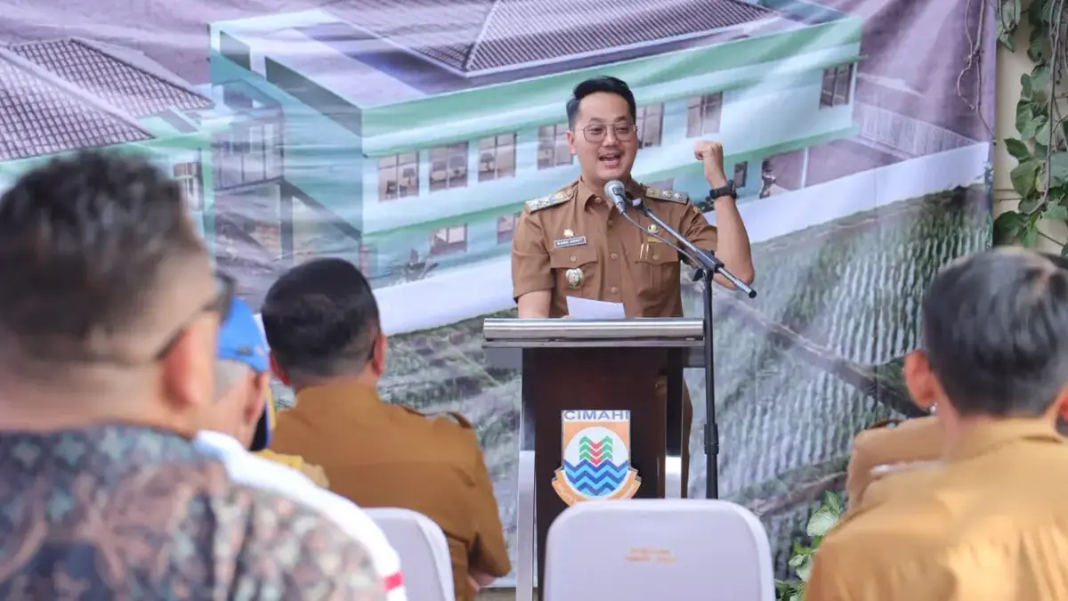 Wakil Wali Kota Cimahi, Adhitia Yudhistira saat sambutan dalam Pembongkaran Puskesmas Melong Tengah