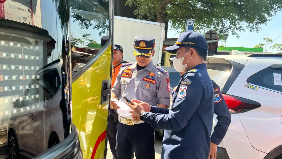 Dishub Cimahi Temukan Armada Bermasalah! 8 Kendaraan Ditindak, 1 Bus Tak Laik Jalan Ditahan Dishub Cimahi Temukan Armada Bermasalah! 8 Kendaraan Ditindak, 1 Bus Tak Laik Jalan Ditahan