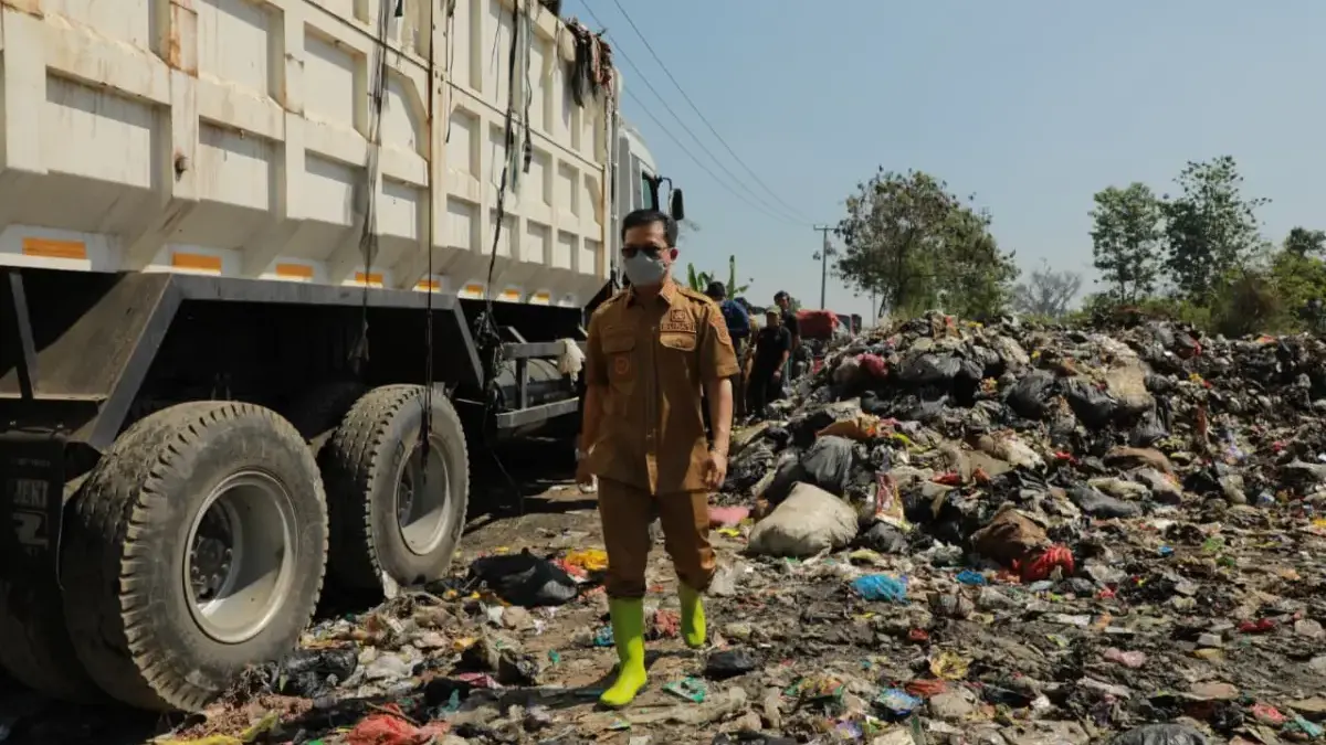 Didukung Kemendagri dan Investor China, KDS Percepat Pembangunan PSEL Cicukang Bupati Bandung Dadang Supriatna saat meninjau rencana pembangunan Pengolahan Sampah menjadi Energi Listrik (PS