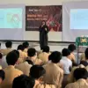 Dosen Prodi Ilkom UNIBI, Anggita Lestari saat memberikan materi public speaking di Roadshow Business Fest Vol.