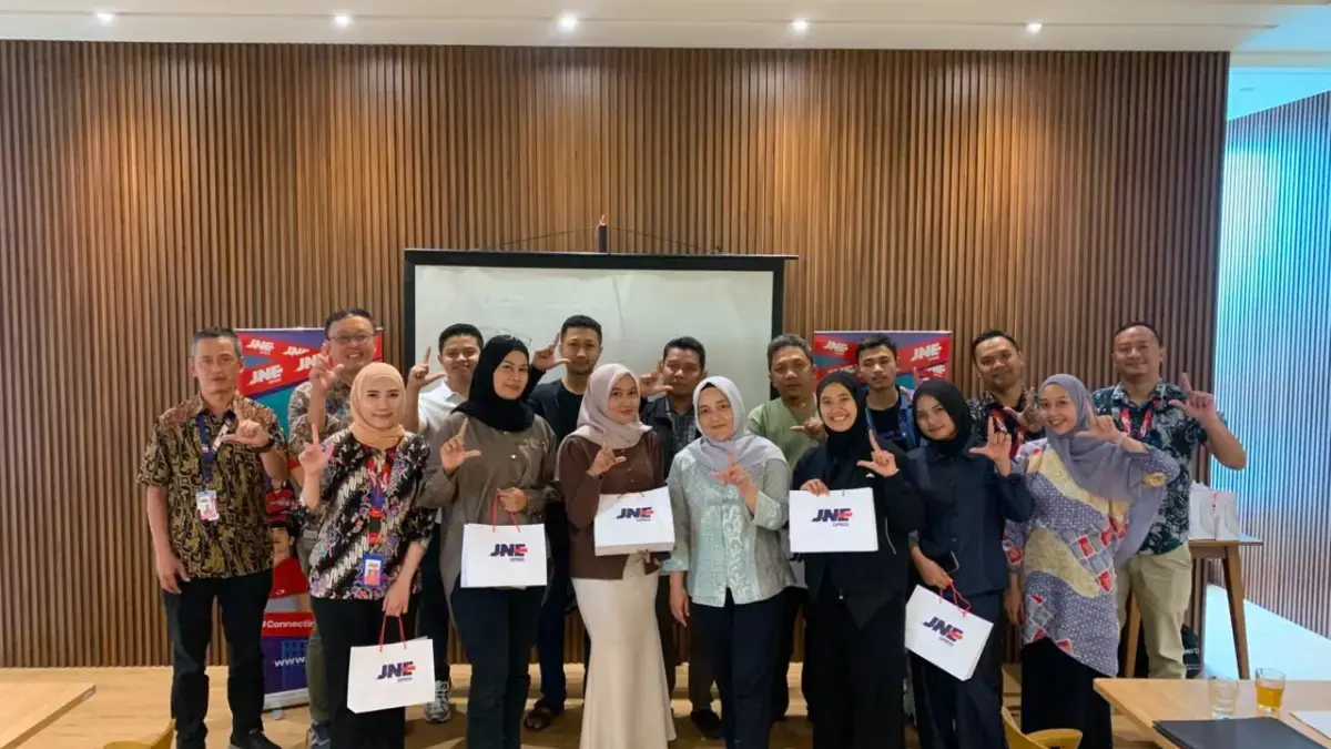 JNE Bandung Perkuat Sinergi dengan UMKM, Ruang Kolaborasi Jadi Wadah Seller Tingkatkan Daya Saing Bisnis Digit JNE Bandung Perkuat Sinergi dengan UMKM, Ruang Kolaborasi Jadi Wadah Seller Tingkatkan Daya Saing Bisnis Digit