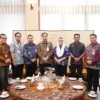Penyerahan Santunan oleh PT Taspen dan Bank Mandiri Taspen kepada Ahli Waris Almarhum Rahmad Gobel