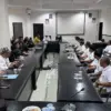 Para relawan yang tergabung dalam Paguyuban Relawan Makan Bergizi Gratis (MBG) Kota Banjar menggelar audiensi