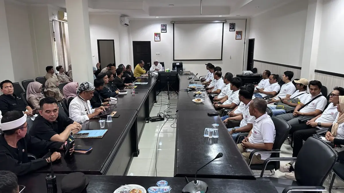 Paguyuban Relawan MBG Kota Banjar Audiensi ke Wali Kota, Sampaikan Sembilan Tuntutan Para relawan yang tergabung dalam Paguyuban Relawan Makan Bergizi Gratis (MBG) Kota Banjar menggelar audiensi