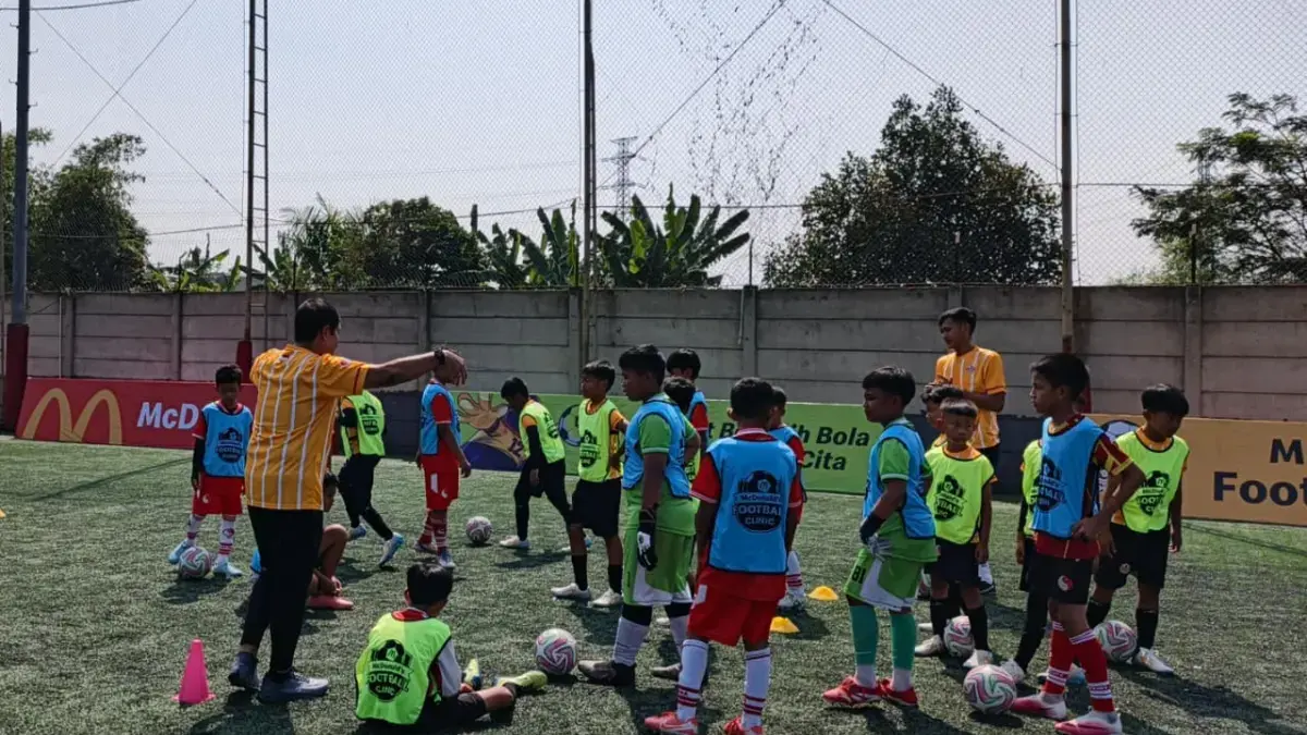 Bentuk Karakter Anak Lewat Sepak Bola, McDonald’s Indonesia Gelar Football Clinic bersama Coach Indra Sjafri Bentuk Karakter Anak Lewat Sepak Bola, McDonald’s Indonesia Gelar Football Clinic bersama Coach Indra Sjafri d