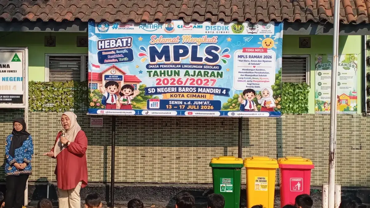 Kepala Dinas Lingkungan Hidup (DLH) Kota Cimahi, Chanifah Listyarini saat Memberikan Sosialisasi Edukasi Penge