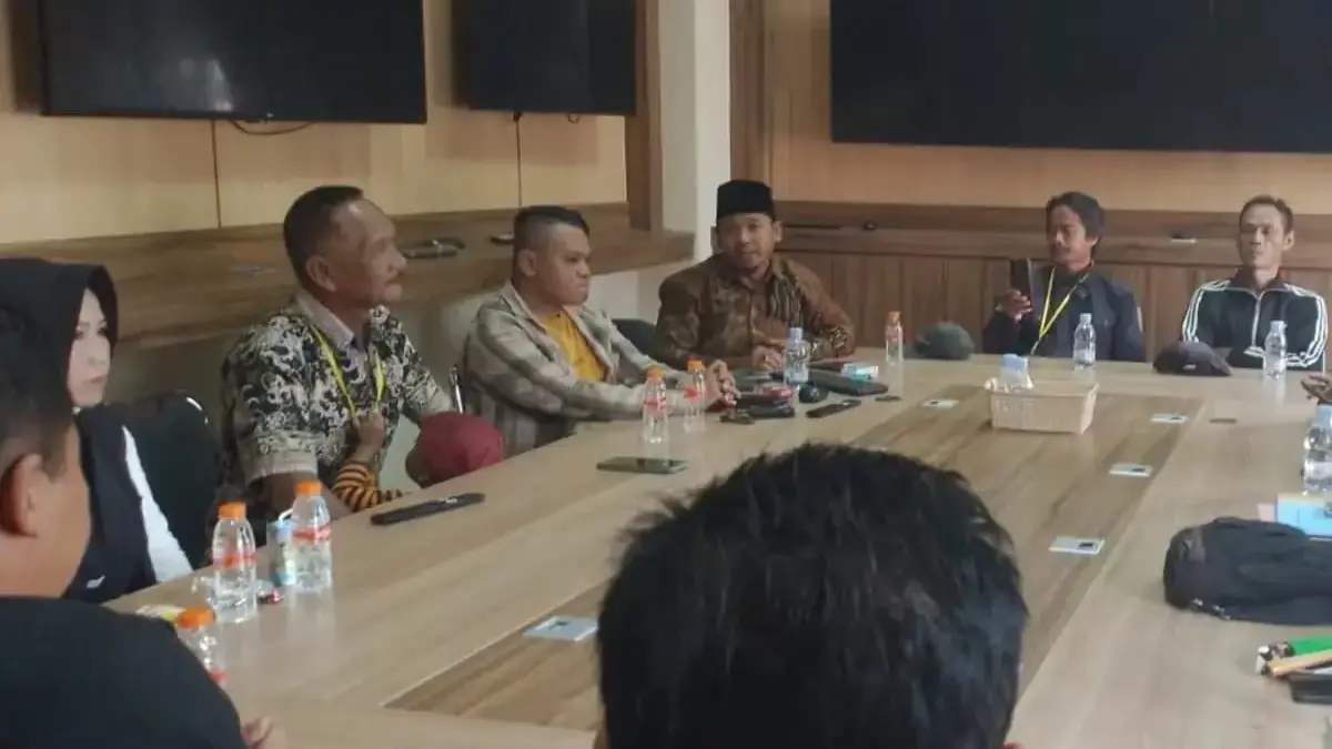 SPP Kota Banjar berdamai dengan pihak Perumdam Tirta Anom di Mapolres Banjar belum lama ini. (Istime