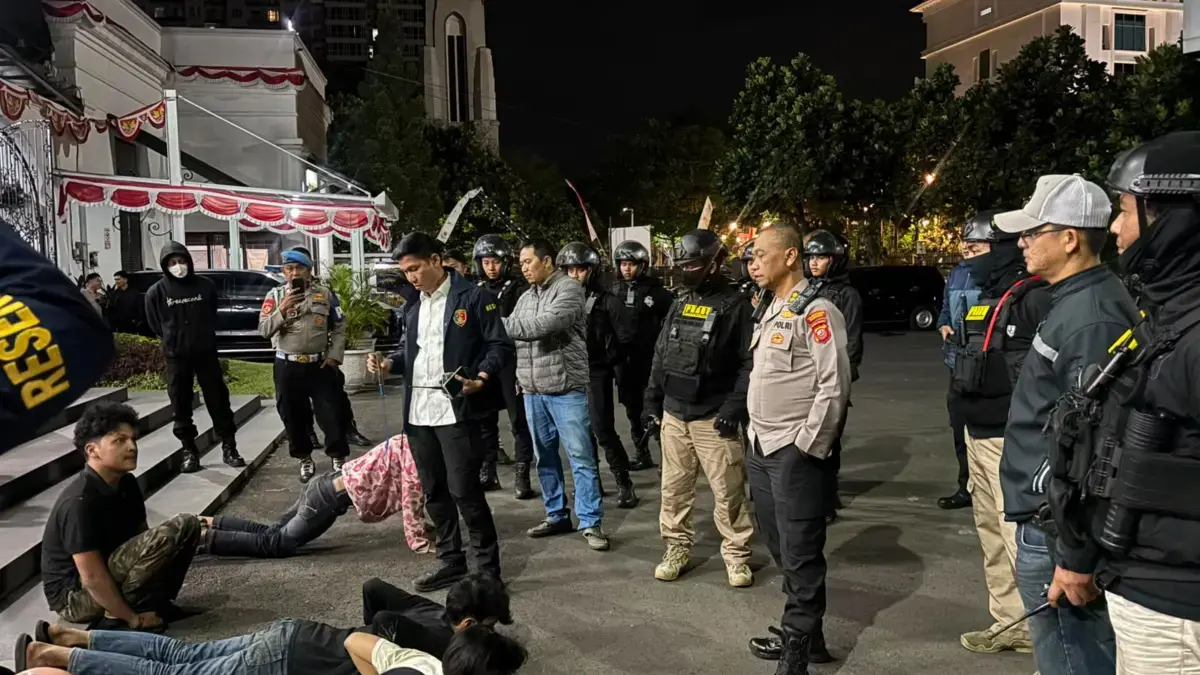 6 Pemuda Diduga Kelompok Gangster, Berhasil Diringkus Tim Prabu lewat Patroli Rutin 6 Pemuda Diduga Kelompok Gangster, Berhasil Diringkus Tim Prabu lewat Patroli Rutin