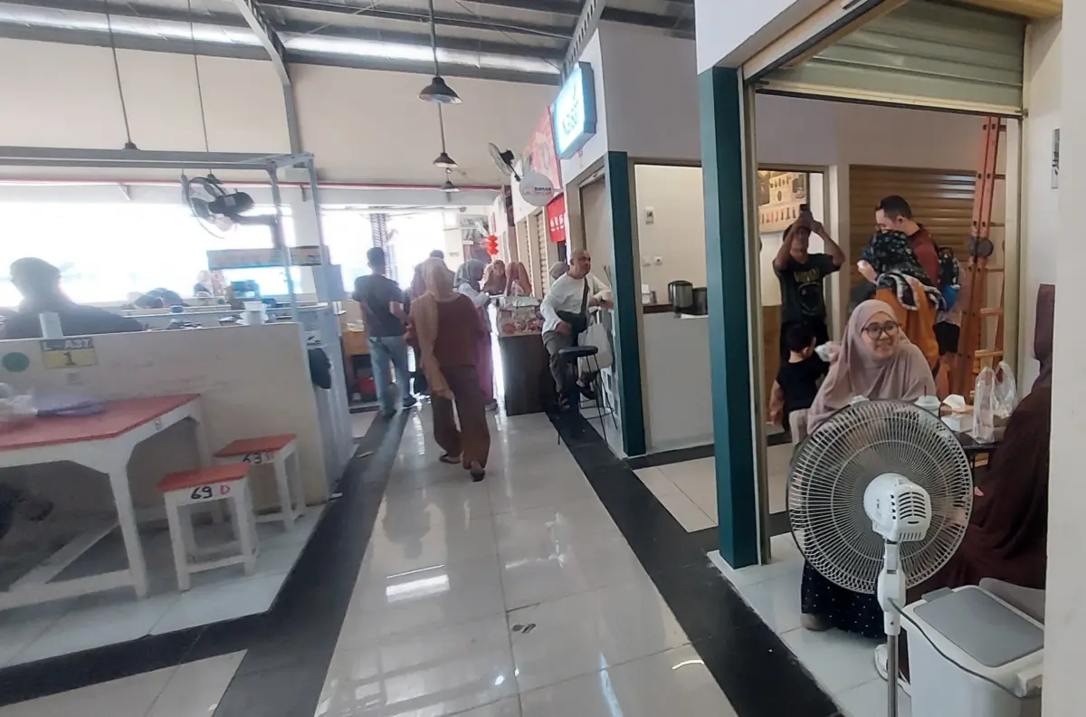 Pedagang di Pasar Jambu Dua Bawa Kipas Sendiri, Minta Pengelola Cepat Fasilitasi – jabarekspres.com