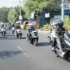 Berboncengan