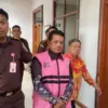 Kejaksaan Negeri (Kejari) Kabupaten Bandung menetapkan sekaligus menahan Ketua Yayasan Anwarurohman Bandung Ba