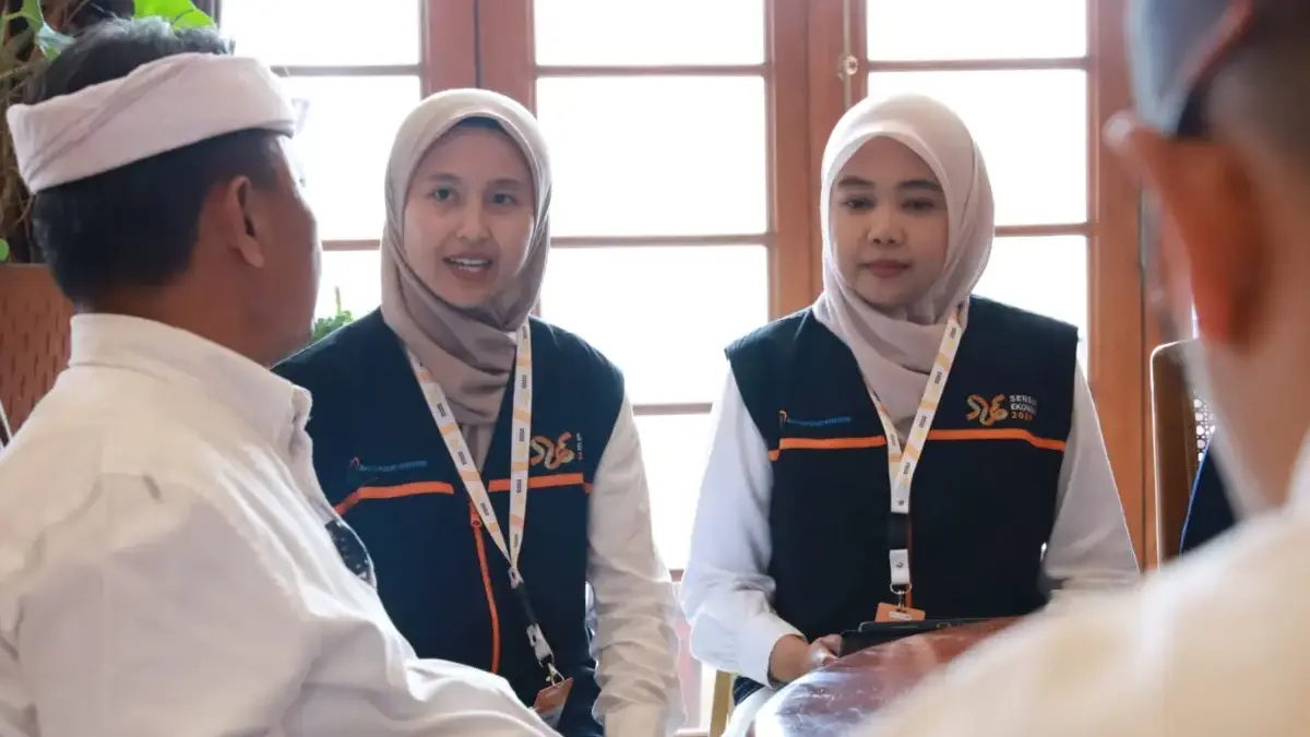 Untuk Dasar Kebijakan, Sekda Herman Dorong Masyarakat Ikut Sukseskan Sensus Ekonomi Petugas BPS saat mensensus Sekda Herman, Senin (13/7).