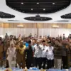 Puluhan mahasiswa yang tergabung dalam Suara Aksi Mahasiswa Bogor menggelar unjuk rasa di kompleks Pemerintah