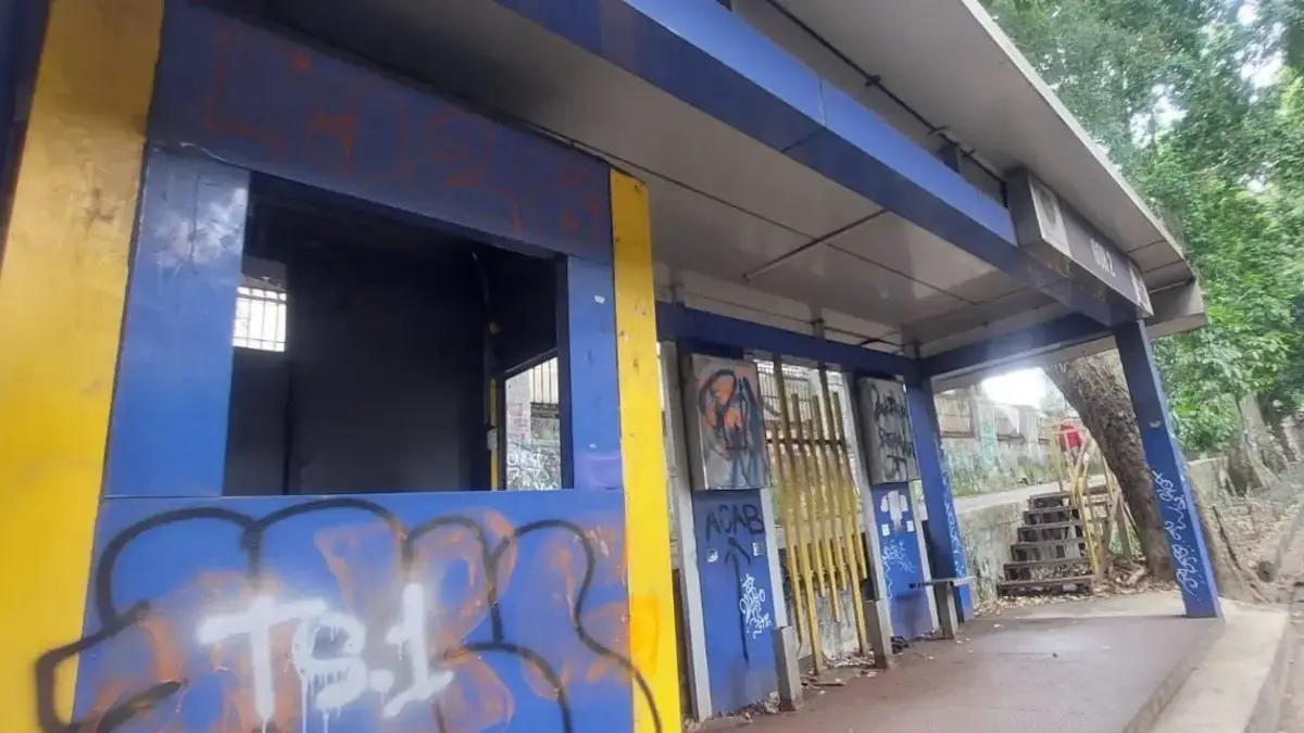 Halte BisKita Bogor Dipenuhi Vandalisme dan Kerusakan, Jenal Usulkan Pemasangan CCTV Halte BisKita Bogor Dipenuhi Vandalisme dan Kerusakan, Jenal Usulkan Pemasangan CCTV