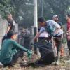 Bersihkan Sampah di Aliran Sungai, PT Len Industri Gerakkan  Warga  Lewat Aksi BEWASA