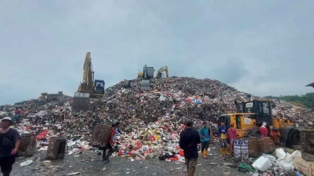 Ilustras timbunan sampah di TPA Galuga Bogor. Foto: Sekar Andini