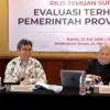 Direktur LSI Djayadi Hanan bersama Dosen Unpad Antik Bintari, Kamis (23/7). (son)
