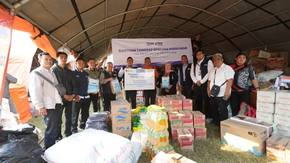 Peduli Bencana Kampung Adat Ciptamulya, BRI Region 9 Bandung Salurkan Bantuan Logistik dan Survival Kit Bersam