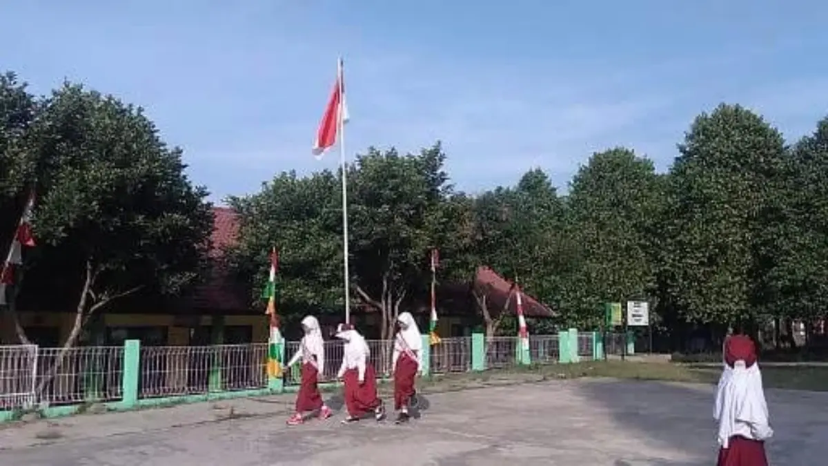 Bertahan di Tengah Dampak Bau Sampah TPST Sentiong, SDN Pambudi Dharma Akhirnya Bakal Direlokasi!