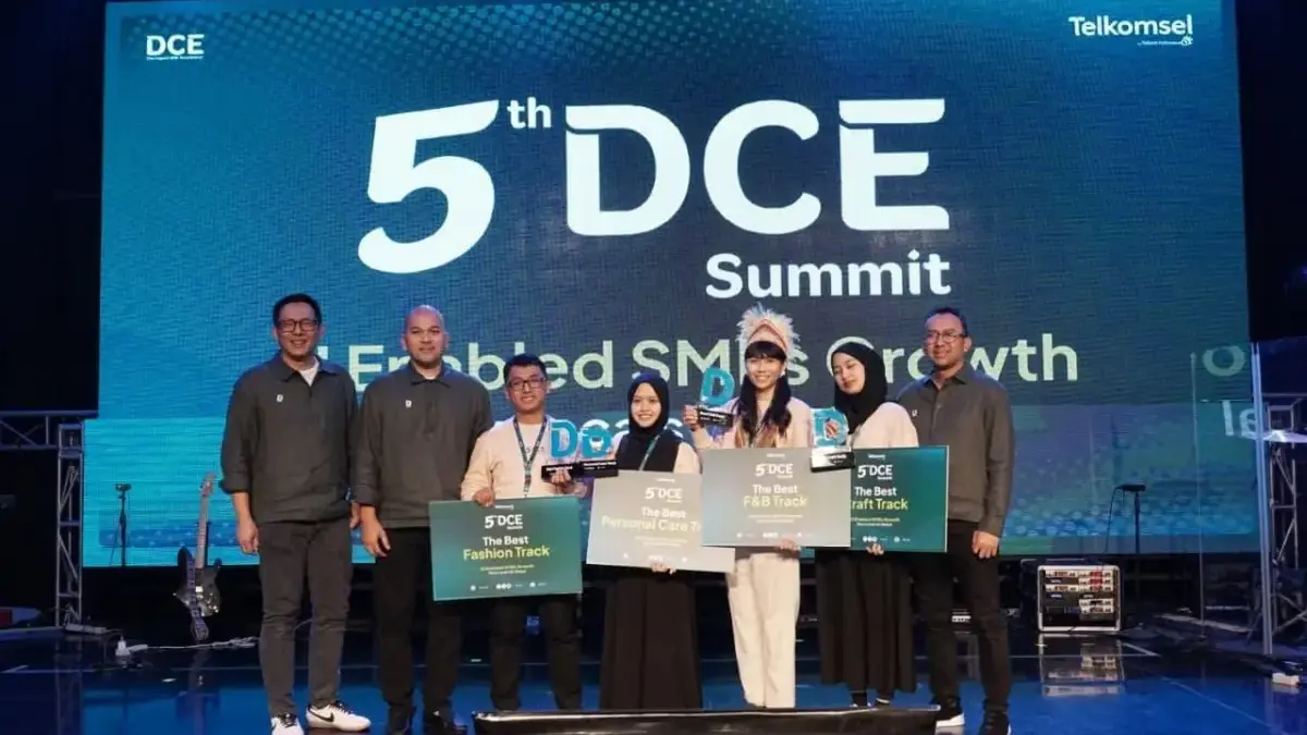 Manfaatkan AI, Telkomsel Siapkan UKM Indonesia Naik Kelas hingga Go Global Manfaatkan AI, Telkomsel Siapkan UKM Indonesia Naik Kelas hingga Go Global