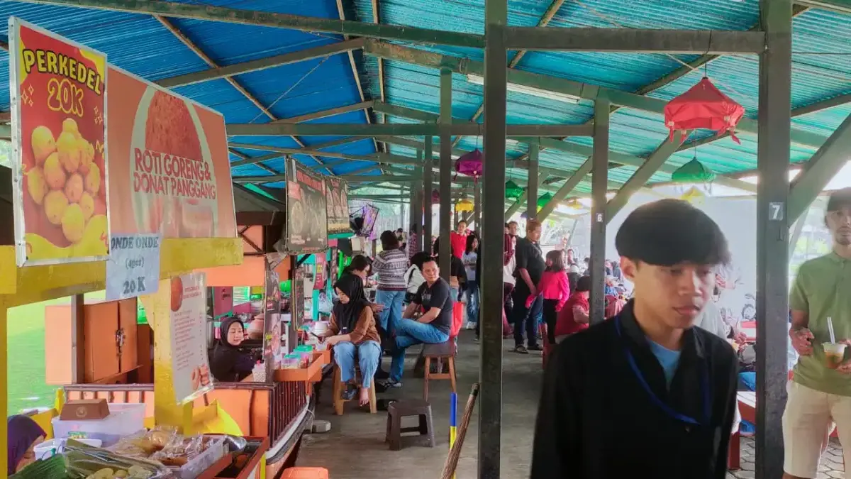 Wisatatawan Asing Serbu Floating Market Lembang, Pamor Batu Akik Kembali Melejit!