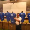 Komisaris PT PERSIB Bandung Bermartabat, Kuswara S. Taryono mengumumkan pemain baru Persib Bandung di Graha Pe