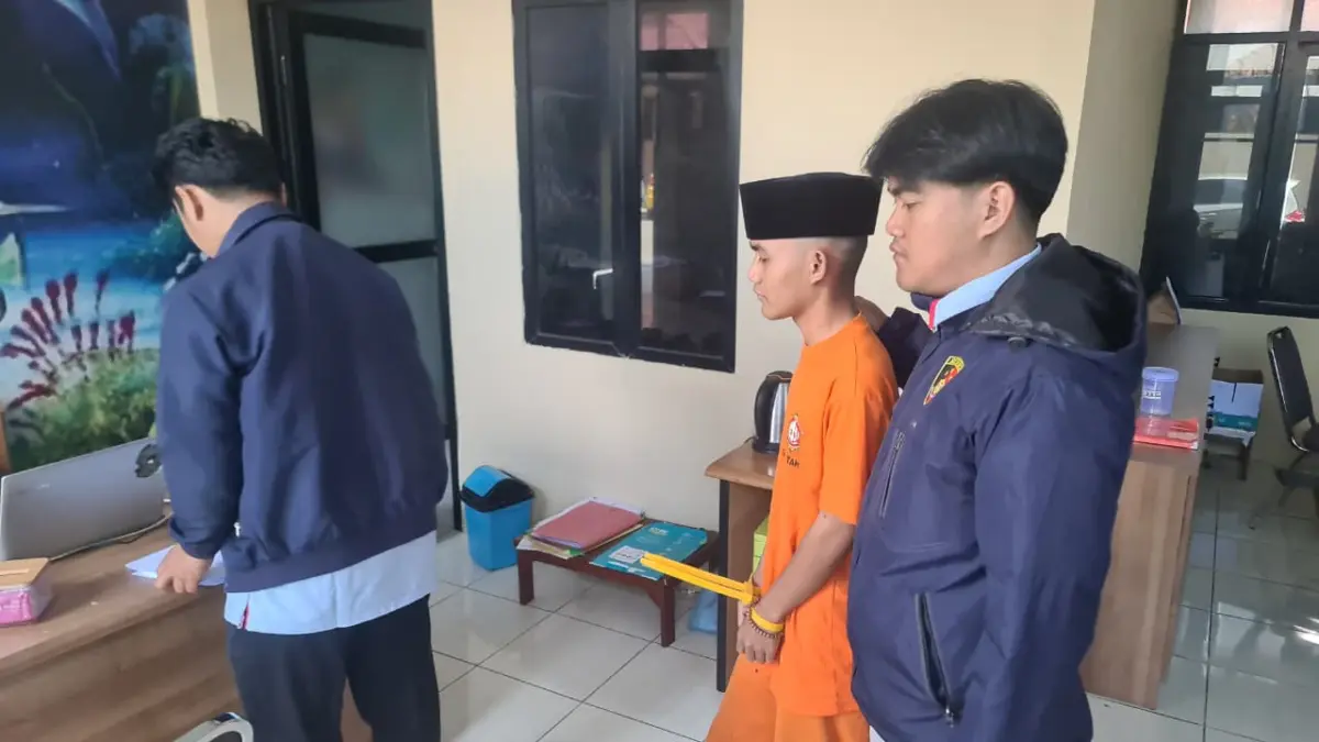 Diduga Rudapaksa Pacar yang Dikenal Lewat Facebook, Pria di Tasikmalaya Digiring Polisi Diduga Rudapaksa Pacar yang Dikenal Lewat Facebook, Pria di Tasikmalaya Digiring Polisi