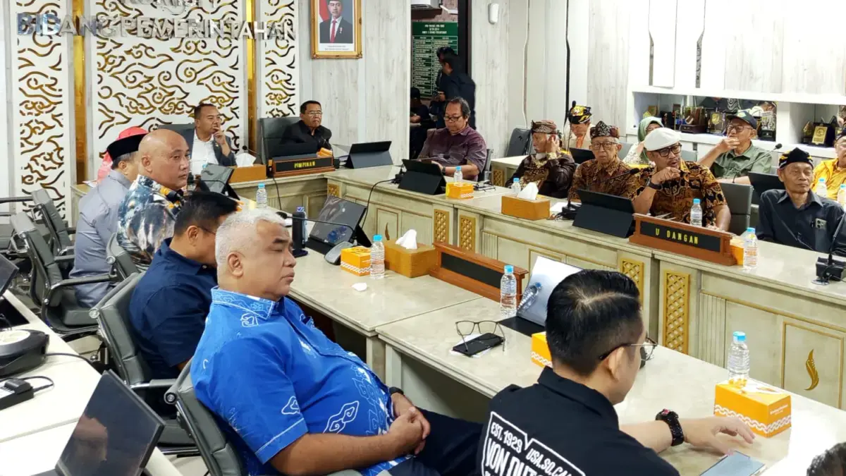 Rekomendasi Komisi I, Pemprov Jabar Kaji Usulan Pergantian Nama Provinsi Rekomendasi Komisi I, Pemprov Jabar Kaji Usulan Pergantian Nama Provinsi