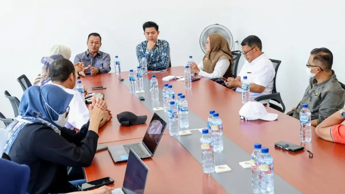 Raperda Lingkungan Hidup Dikebut, DPRD Jabar Fokus Perkuat Penanganan Sampah Pansus XV DPRD Jawa Barat usai meninjau TPA Sarimukti. (Dok Humas)