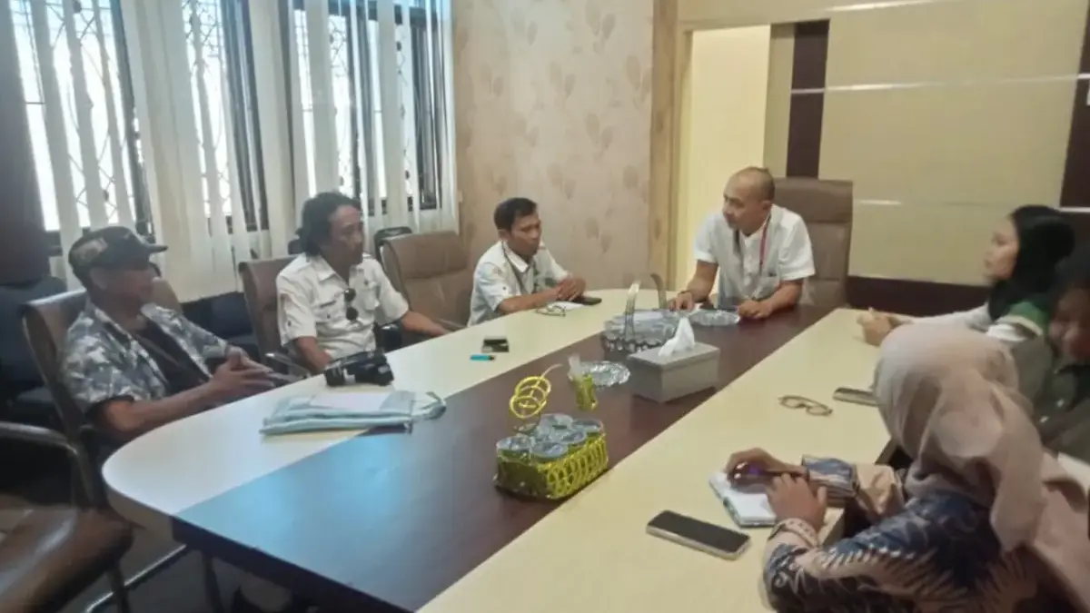 Pemkab Tasikmalaya Siap Dukung Sekolah Alam Hayati, DPUTRLH Buka Peluang Kolaborasi hingga Pendanaan Suasana audiensi antara jajaran DPUTRLH Kabupaten Tasikmalaya dan pengurus Institut Alam Rimba Puncak Suji, pe
