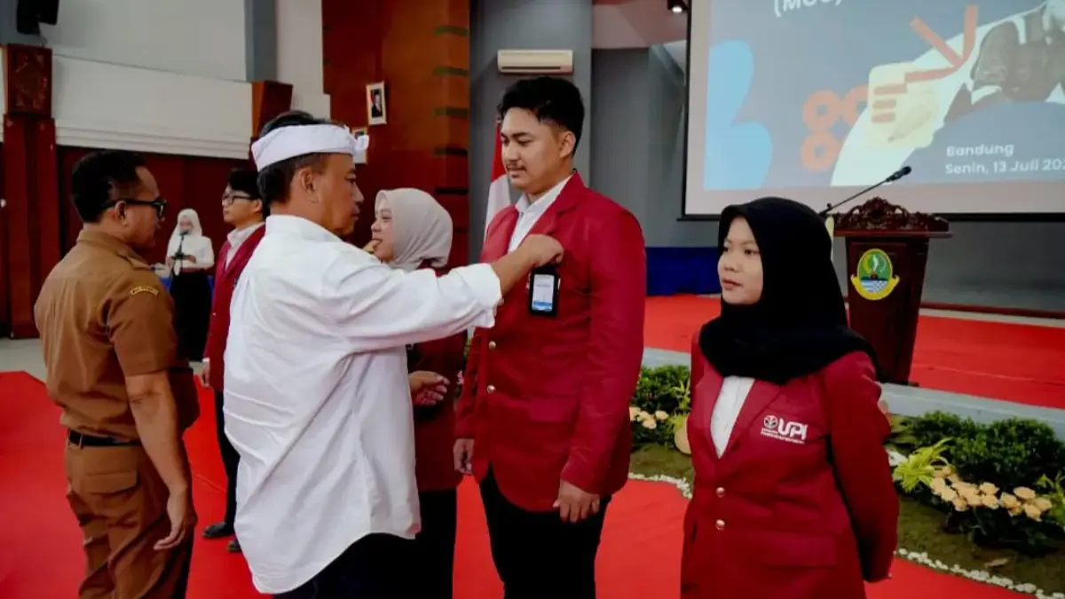 Tekan Kekurangan Guru, Pemprov Terjunkan Mahasiswa Praktik Lewat Probidik GEMA Jabar Tekan Kekurangan Guru, Pemprov Terjunkan Mahasiswa Praktik Lewat Probidik GEMA Jabar