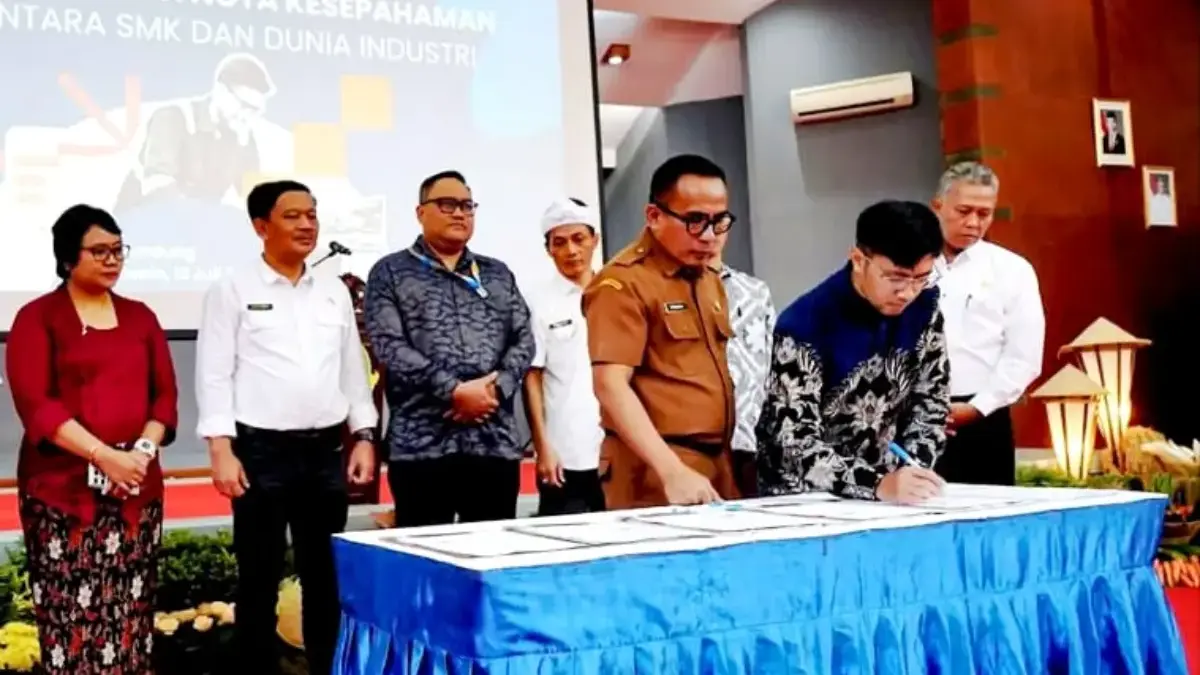 Perkuat Link and Match, Pemprov Selaraskan Keterampilan SMK Maung dengan Industri