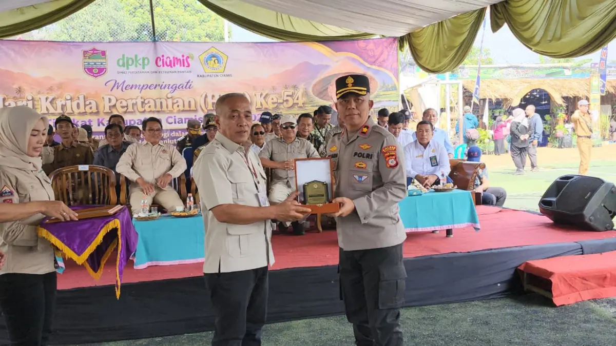 Kolaborasi Polri-Petani, Kapolres Ciamis Raih Penghargaan dari KTNA Kolaborasi Polri-Petani, Kapolres Ciamis Raih Penghargaan dari KTNA