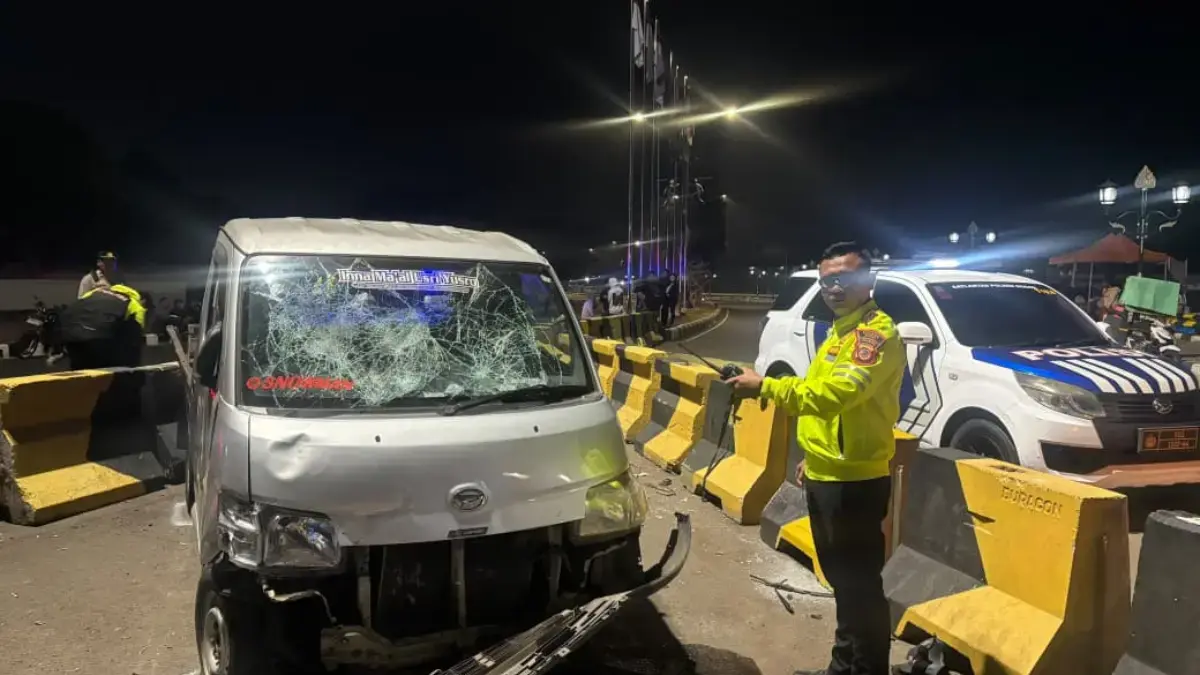 Pick Up Oleng Hantam Tiga Motor di Pakansari, Satu Pengendara Tewas Pick Up Oleng Hantam Tiga Motor di Pakansari, Satu Pengendara Tewas