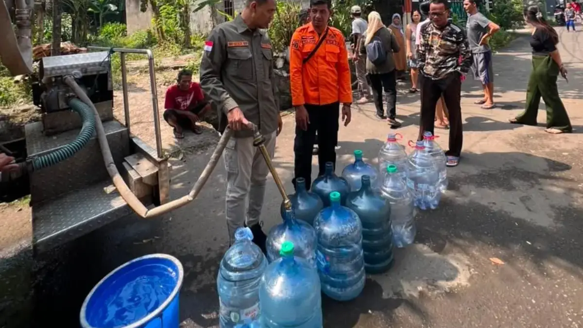 Kekeringan di Kedunghalang Bogor Utara, BPBD Salurkan 4.000 Liter Air Bersih ke Warga 