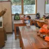 Harapan Orang Tua di Hari Pertama MPLS, Menitipkan Masa Depan Anak kepada Sekolah
