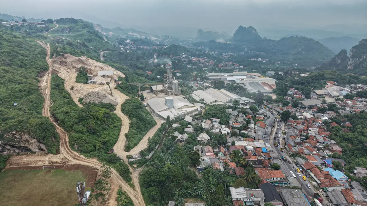 Dedi Mulyadi Bongkar Dugaan Pelanggaran Ketenagakerjaan di Industri Batu Kapur KBB Dedi Mulyadi Bongkar Dugaan Pelanggaran Ketenagakerjaan di Industri Batu Kapur KBB